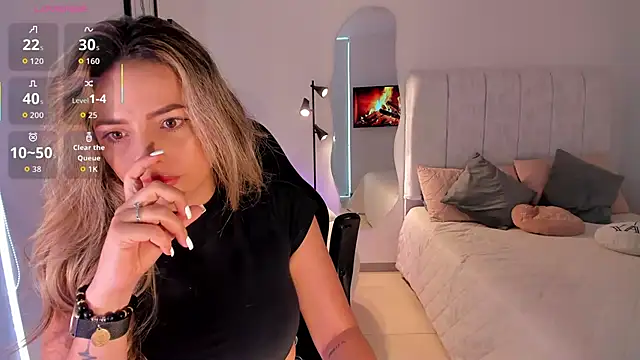 AmyWood online show from 03-25-26, 07:42