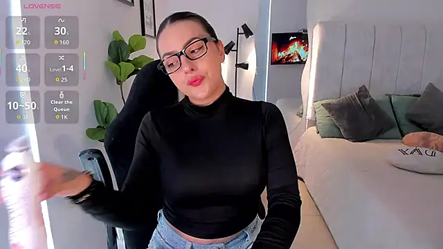 AmyWood online show from 04-20-26, 06:53