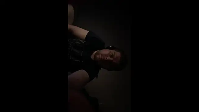 Czechyoungboy online show from 12-22-25, 01:57