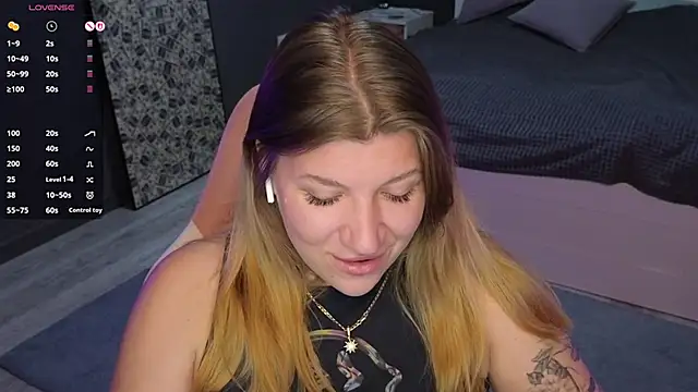 Snapshot of Fairy__Sofia chatting on 02-17-25, 08:19 Fairy Sofia online show from 02-17-25, 08:19