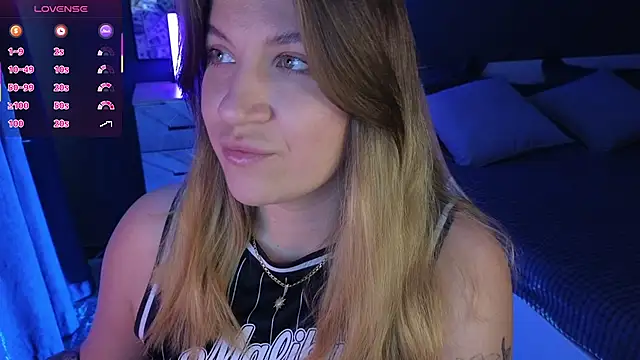 Snapshot of Fairy__Sofia chatting on 03-10-25, 08:26 Fairy Sofia online show from 03-10-25, 08:26