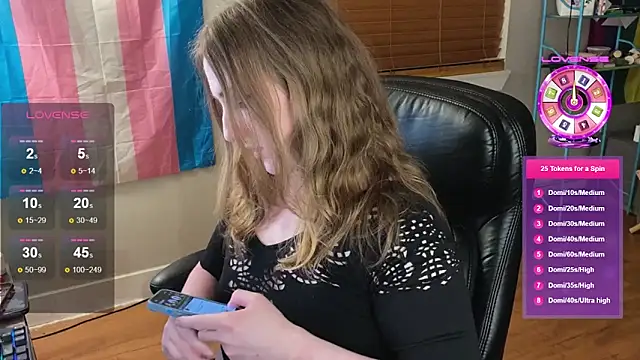 luluvaladon online show from 10-07-25, 04:09