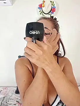 Snapshot of YOURSDEBORA chatting on 02-18-26, 06:48 YOURSDEBORA online show from 02-18-26, 06:48