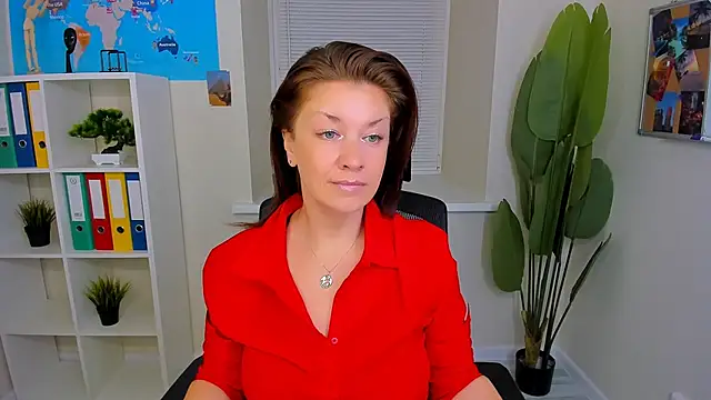 Snapshot of AnaMills chatting on 10-10-25, 10:14 AnaMills online show from 10-10-25, 10:14