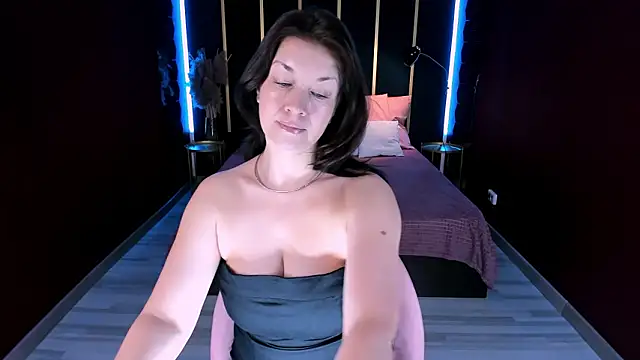 Snapshot of AnaMills chatting on 02-03-26, 10:31 AnaMills online show from 02-03-26, 10:31