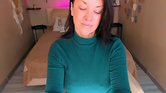 Snapshot of AnaMills chatting on 03-06-26, 10:23 AnaMills online show from 03-06-26, 10:23