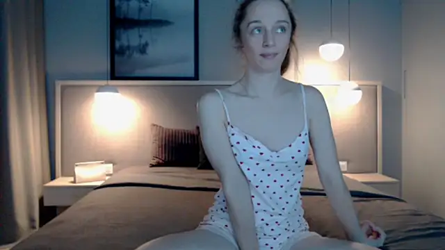 ShySchoolGirl online show from 10-21-25, 08:53