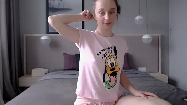 ShySchoolGirl online show from 10-28-25, 01:36