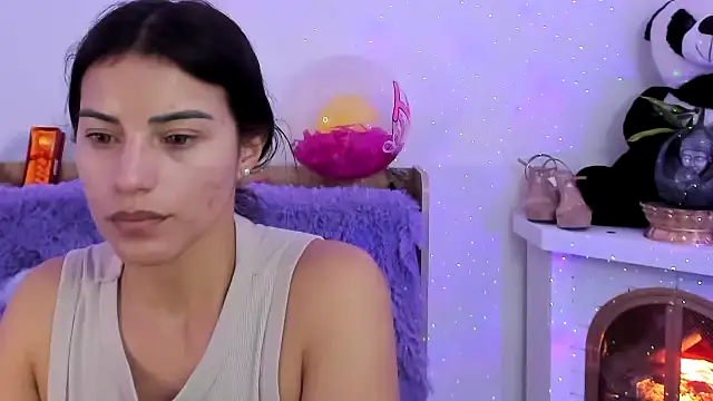 Snapshot of Arenne_rouse chatting on 02-08-25, 10:51 Arenne rouse online show from 02-08-25, 10:51