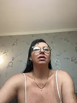 Amberhotqueen online show from 07-24-26, 08:01