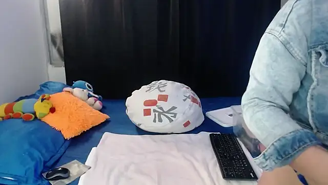 liseth 01hot online show from 10-05-25, 06:28