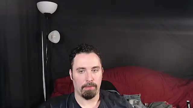 Snapshot of Metalstud chatting on 01-28-25, 02:42 Metalstud online show from 01-28-25, 02:42