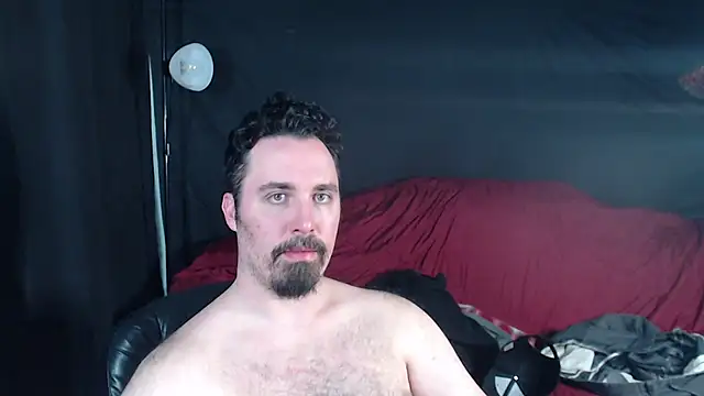 Snapshot of Metalstud chatting on 02-03-25, 04:04 Metalstud online show from 02-03-25, 04:04