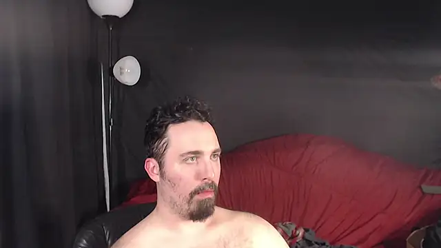 Snapshot of Metalstud chatting on 02-05-25, 04:06 Metalstud online show from 02-05-25, 04:06