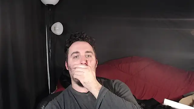 Snapshot of Metalstud chatting on 02-14-25, 03:43 Metalstud online show from 02-14-25, 03:43