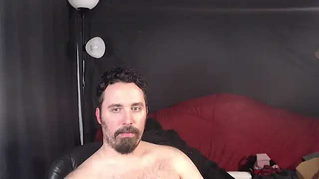 Snapshot of Metalstud chatting on 02-17-25, 04:09 Metalstud online show from 02-17-25, 04:09