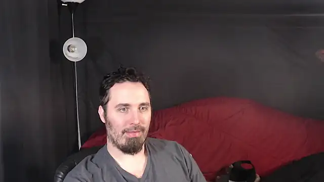 Snapshot of Metalstud chatting on 02-23-25, 11:36 Metalstud online show from 02-23-25, 11:36