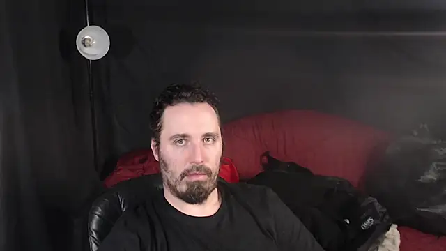 Snapshot of Metalstud chatting on 03-04-25, 06:18 Metalstud online show from 03-04-25, 06:18