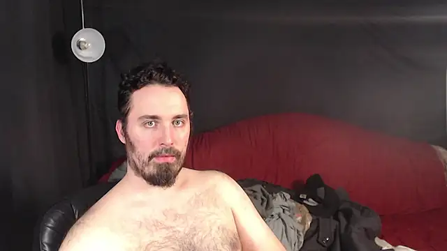 Snapshot of Metalstud chatting on 03-10-25, 02:28 Metalstud online show from 03-10-25, 02:28