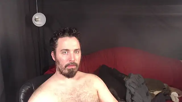 Snapshot of Metalstud chatting on 03-16-25, 12:56 Metalstud online show from 03-16-25, 12:56