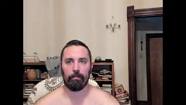 Snapshot of Metalstud chatting on 09-19-25, 01:18 Metalstud online show from 09-19-25, 01:18