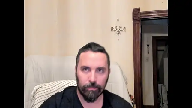 Snapshot of Metalstud chatting on 09-19-25, 11:27 Metalstud online show from 09-19-25, 11:27