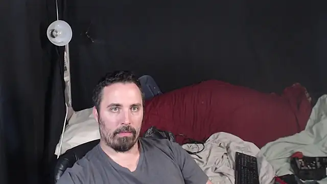 Snapshot of Metalstud chatting on 10-16-25, 06:03 Metalstud online show from 10-16-25, 06:03