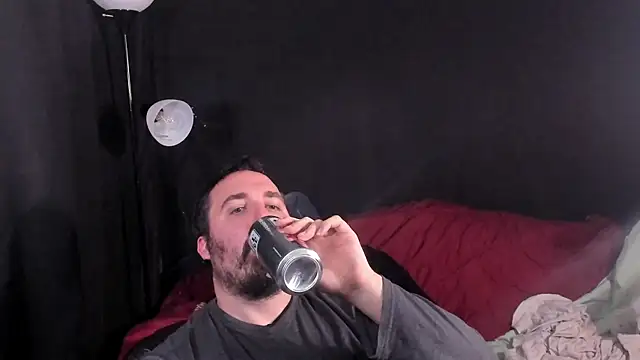 Snapshot of Metalstud chatting on 11-06-25, 04:02 Metalstud online show from 11-06-25, 04:02