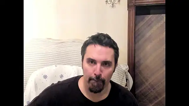 Snapshot of Metalstud chatting on 11-11-25, 05:40 Metalstud online show from 11-11-25, 05:40