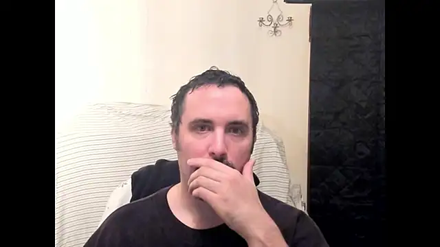 Snapshot of Metalstud chatting on 11-12-25, 04:13 Metalstud online show from 11-12-25, 04:13