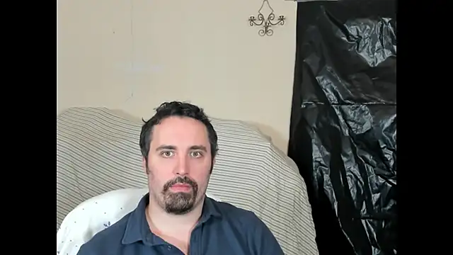 Snapshot of Metalstud chatting on 11-17-25, 03:12 Metalstud online show from 11-17-25, 03:12