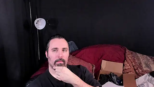 Snapshot of Metalstud chatting on 12-03-25, 04:42 Metalstud online show from 12-03-25, 04:42