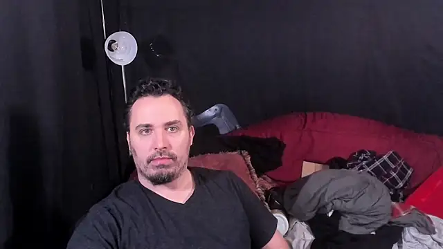 Snapshot of Metalstud chatting on 12-13-25, 08:25 Metalstud online show from 12-13-25, 08:25