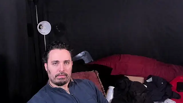 Snapshot of Metalstud chatting on 12-19-25, 07:21 Metalstud online show from 12-19-25, 07:21