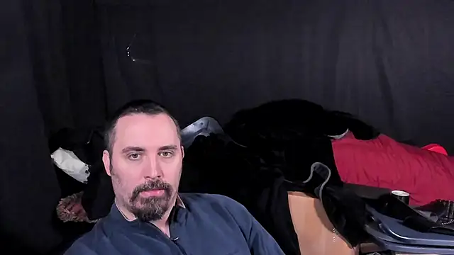 Snapshot of Metalstud chatting on 01-18-26, 10:13 Metalstud online show from 01-18-26, 10:13