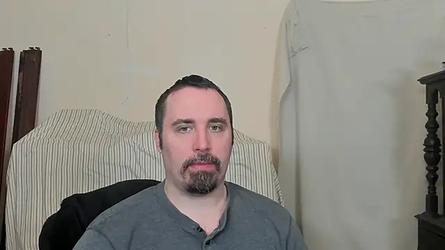 Snapshot of Metalstud chatting on 02-11-26, 09:42 Metalstud online show from 02-11-26, 09:42