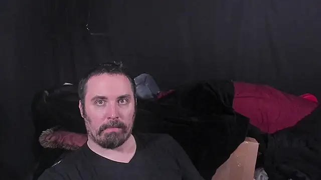 Snapshot of Metalstud chatting on 03-06-26, 02:41 Metalstud online show from 03-06-26, 02:41