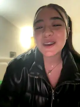 Snapshot of vaneelee chatting on 12-04-25, 03:16 vaneelee online show from 12-04-25, 03:16