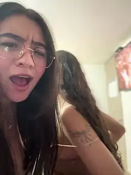 Snapshot of vaneelee chatting on 03-06-26, 02:19 vaneelee online show from 03-06-26, 02:19