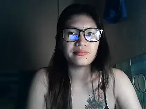 Snapshot of leamorena chatting on 12-12-24, 04:43 leamorena online show from 12-12-24, 04:43