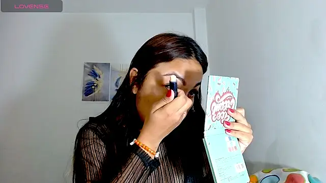 Kylie loveee online show from 11-29-25, 01:58