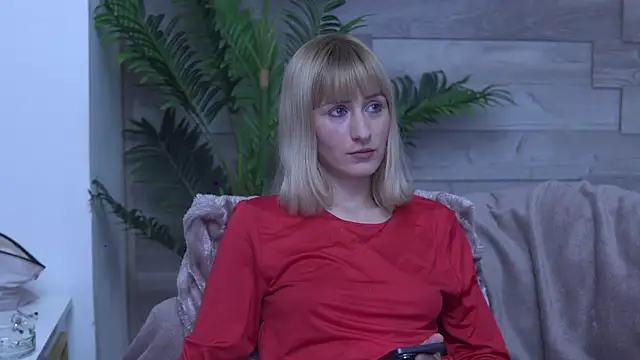 SiennaShapiro online show from 06-18-26, 01:37