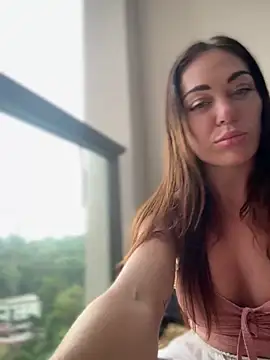 Snapshot of LilliThelo chatting on 10-15-25, 06:57 LilliThelo online show from 10-15-25, 06:57