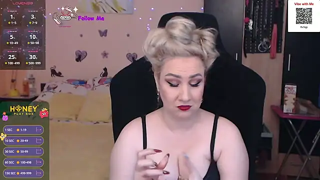 MissLexyGold online show from 01-11-25, 02:04