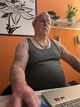 Snapshot of smaili1513 chatting on 01-16-26, 07:12 smaili1513 online show from 01-16-26, 07:12