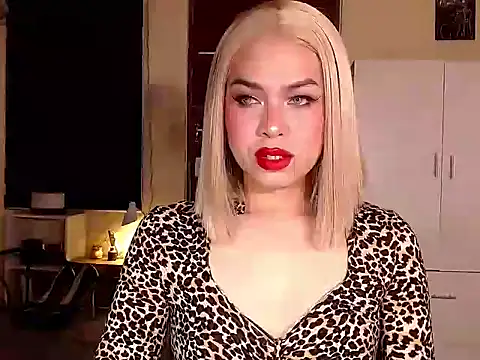 Snapshot of MistressLuna1 chatting on 03-22-25, 09:21 MistressLuna1 online show from 03-22-25, 09:21