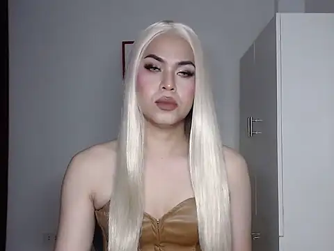 Snapshot of MistressLuna1 chatting on 10-03-25, 01:30 MistressLuna1 online show from 10-03-25, 01:30