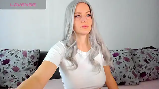 Snapshot of DiamondKay chatting on 01-07-25, 07:42 DiamondKay online show from 01-07-25, 07:42