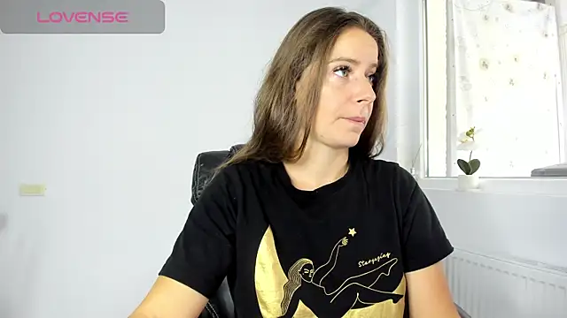 Snapshot of DiamondKay chatting on 10-14-25, 08:26 DiamondKay online show from 10-14-25, 08:26