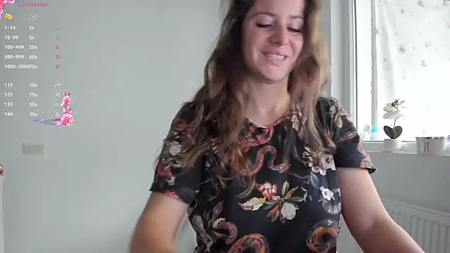 Snapshot of DiamondKay chatting on 11-06-25, 07:31 DiamondKay online show from 11-06-25, 07:31